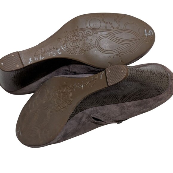 Clark's suede leather wedge bootie size 9M office everyday pumps heels comfort - Picture 9 of 10